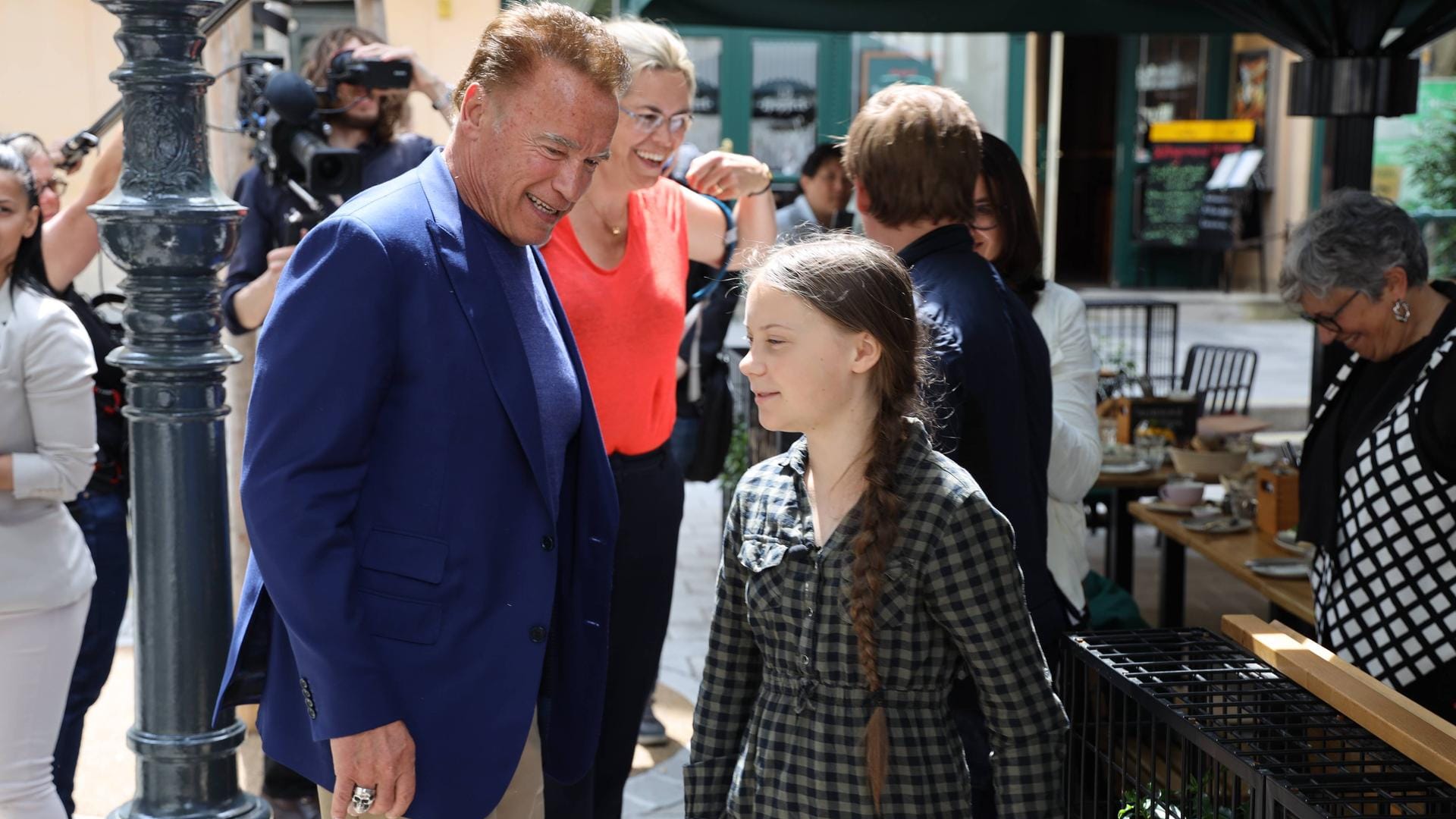 Greta Thunberg und Arnold Schwarzenegger: Die Klimaaktivistin und der Schauspieler trafen sich im Mai bereits bei einer Klimakonferenz (Archivbild).