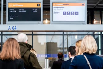 Ein Abflug-Gate der Lufthansa: Hier kommt das geplante Einsteige-System "Wilma" bereits zur Anwendung.