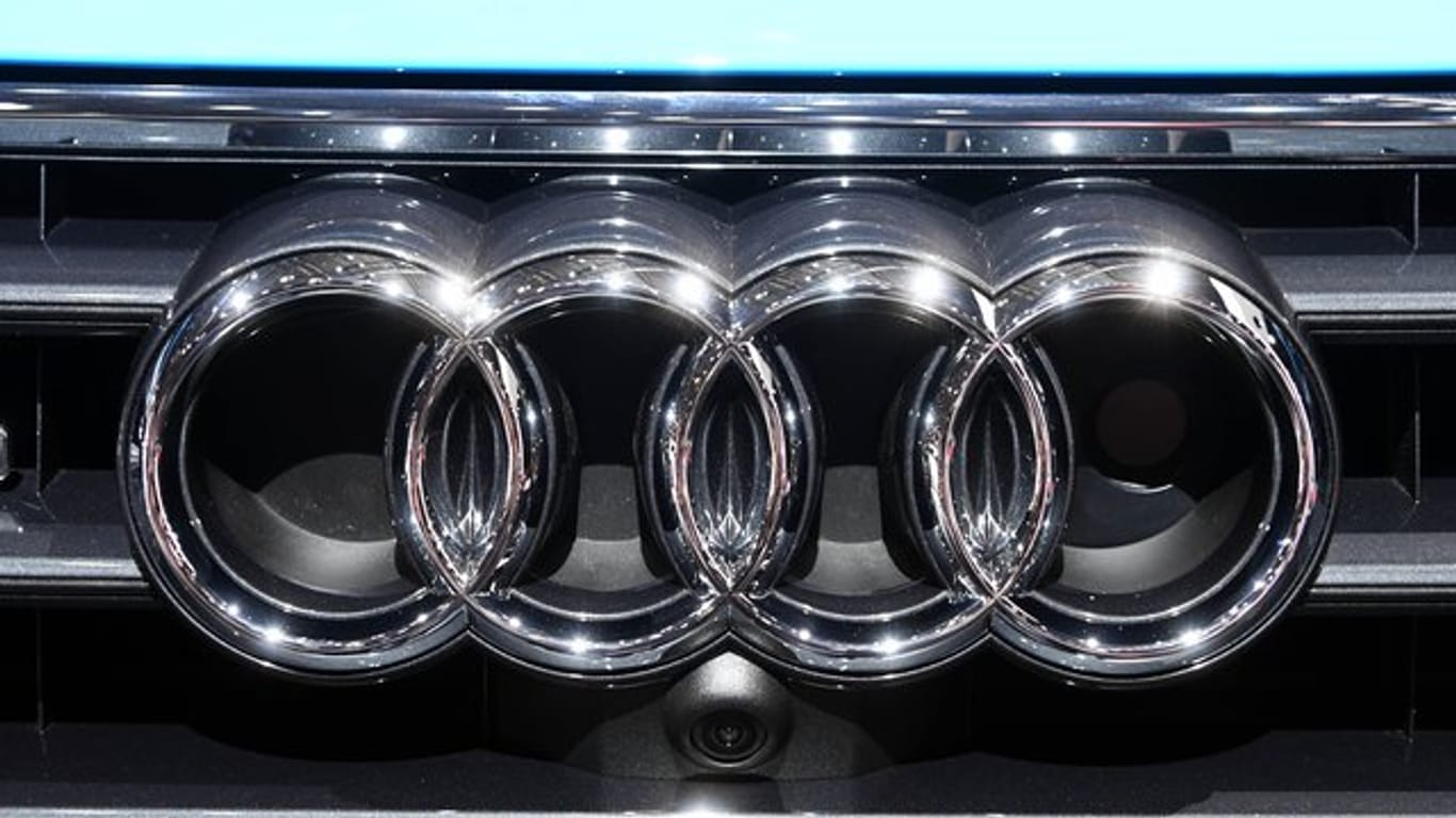 Ein Audi-Logo an einem Kühlergrill