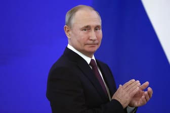 Russlands Präsident Putin in Moskau: Britische Politiker befürchten, dass der Geheimdienstbericht über russische Einmischung nicht rechtzeitig vor den Parlamentswahlen in Großbritannien veröffentlicht werden könnte.