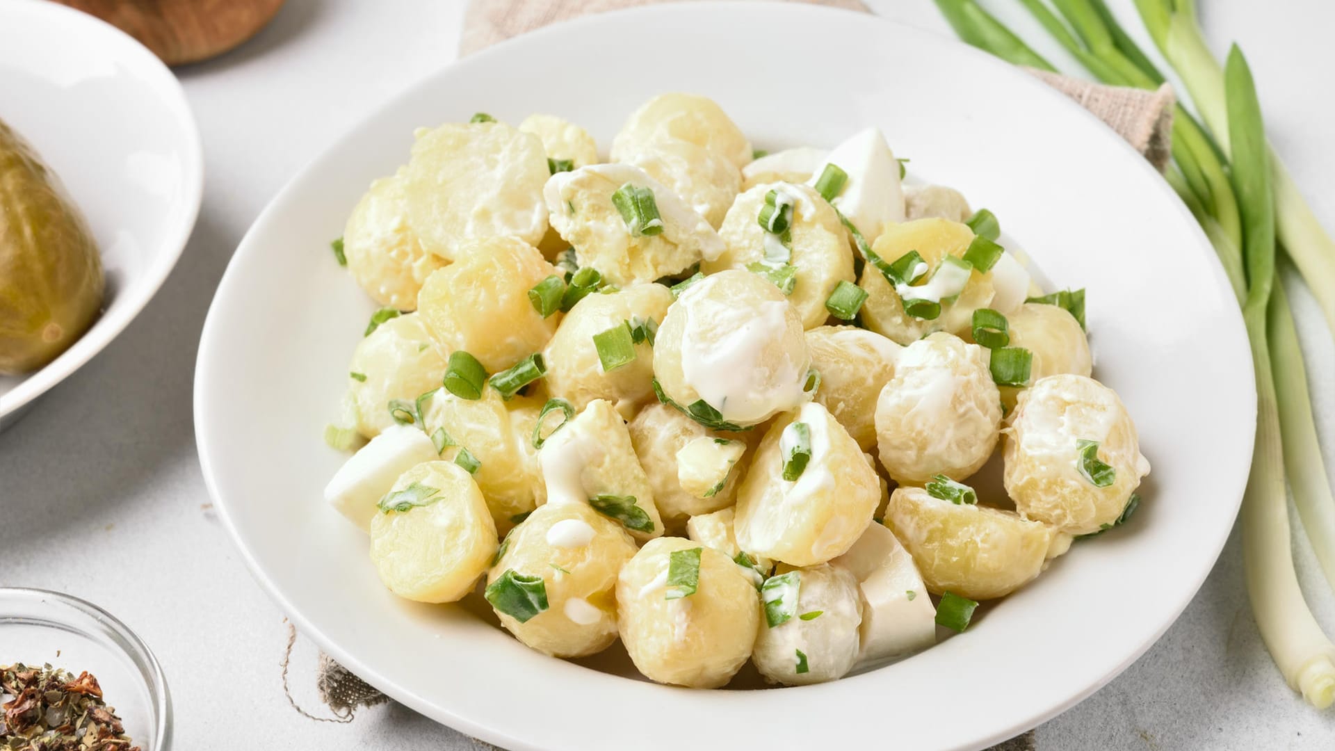 Kartoffelsalat: In dem Produkt der Firma Füngers Feinkost könnten sich Kunststoffteilchen befinden. (Symbolbild)