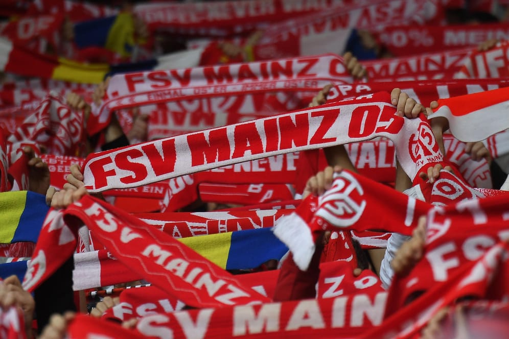 Fans des FSV Mainz 05 im Stadion: Am Samstag sollten sie ihren Verein gegen Union Berlin unterstützen.