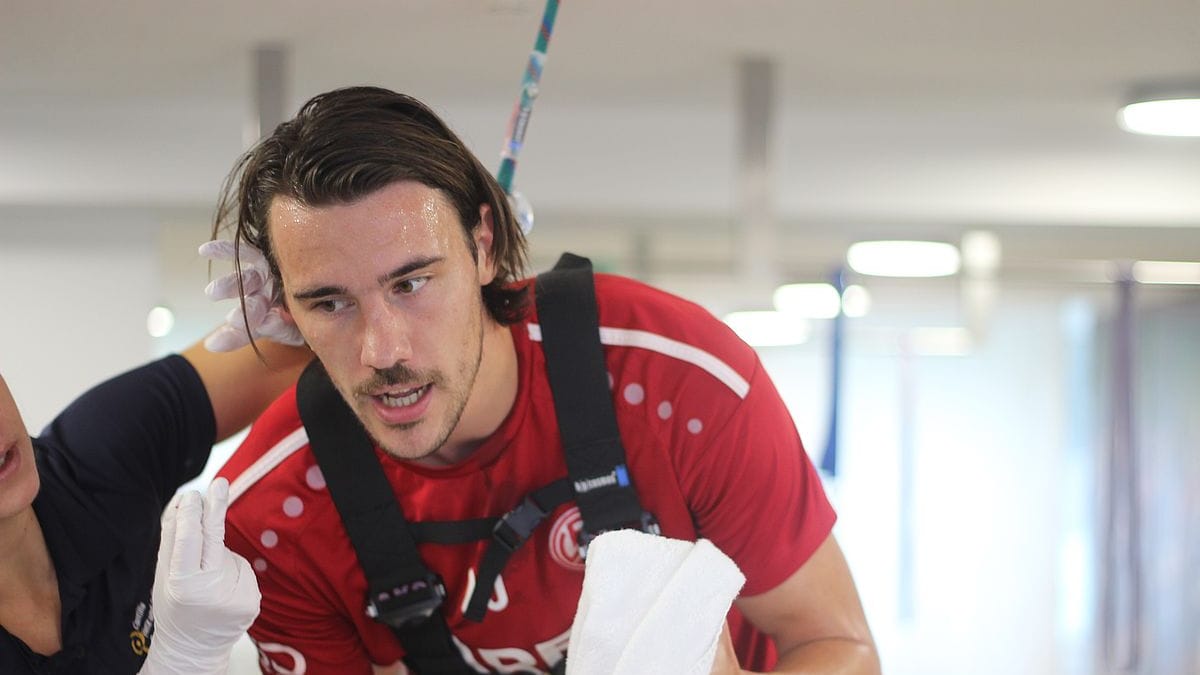 Ein RWE-Spieler beim Laktattest: Die Spieler von Rot-Weiss Essen mussten gestern aufs Laufband.