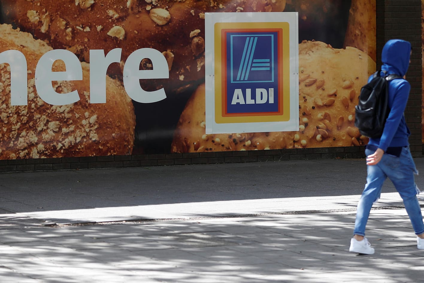 Aldi-Geschäft in London: Bald 30 Jahre nach ihrem Markteintritt haben Aldi und Lidl die Supermarktlandschaft in Großbritannien umgekrempelt. Aldi-Geschäft in London: Bald 30 Jahre nach ihrem Markteintritt haben Aldi und Lidl die Supermarktlandschaft in Großbritannien umgekrempelt.