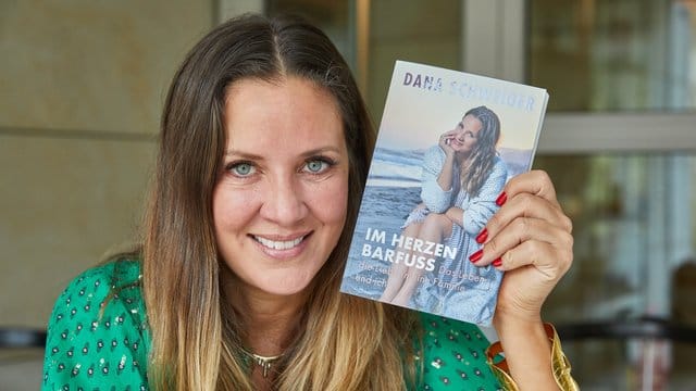 Dana Schweiger hat ein Buch über ihr Leben geschrieben.