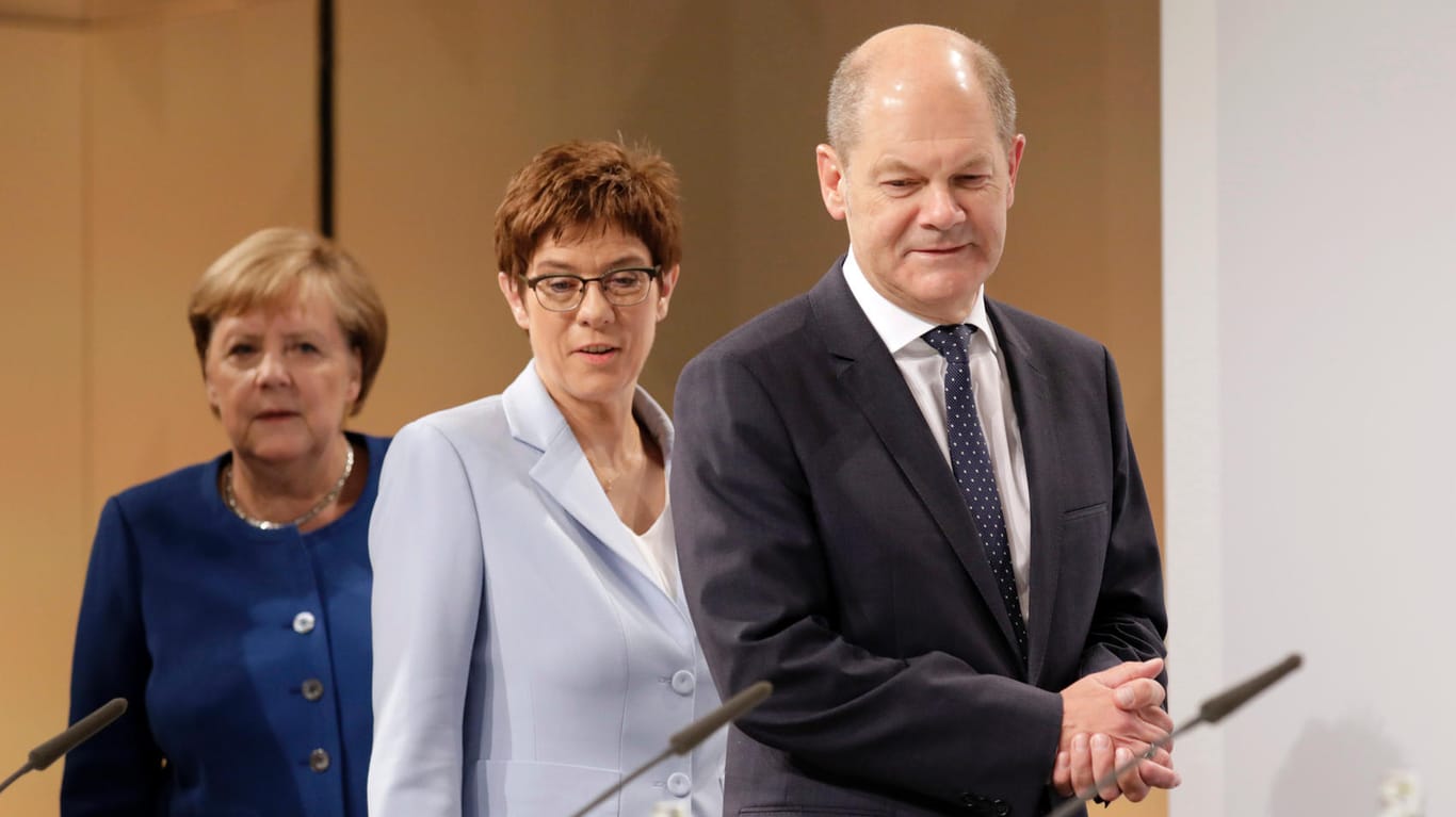 Angela Merkel, Annegret Kramp-Karrenbauer und Olaf Scholz: "Wir haben eine Koalition abgeschlossen. Diesen Vertrag hat Frau Merkel unterschrieben."