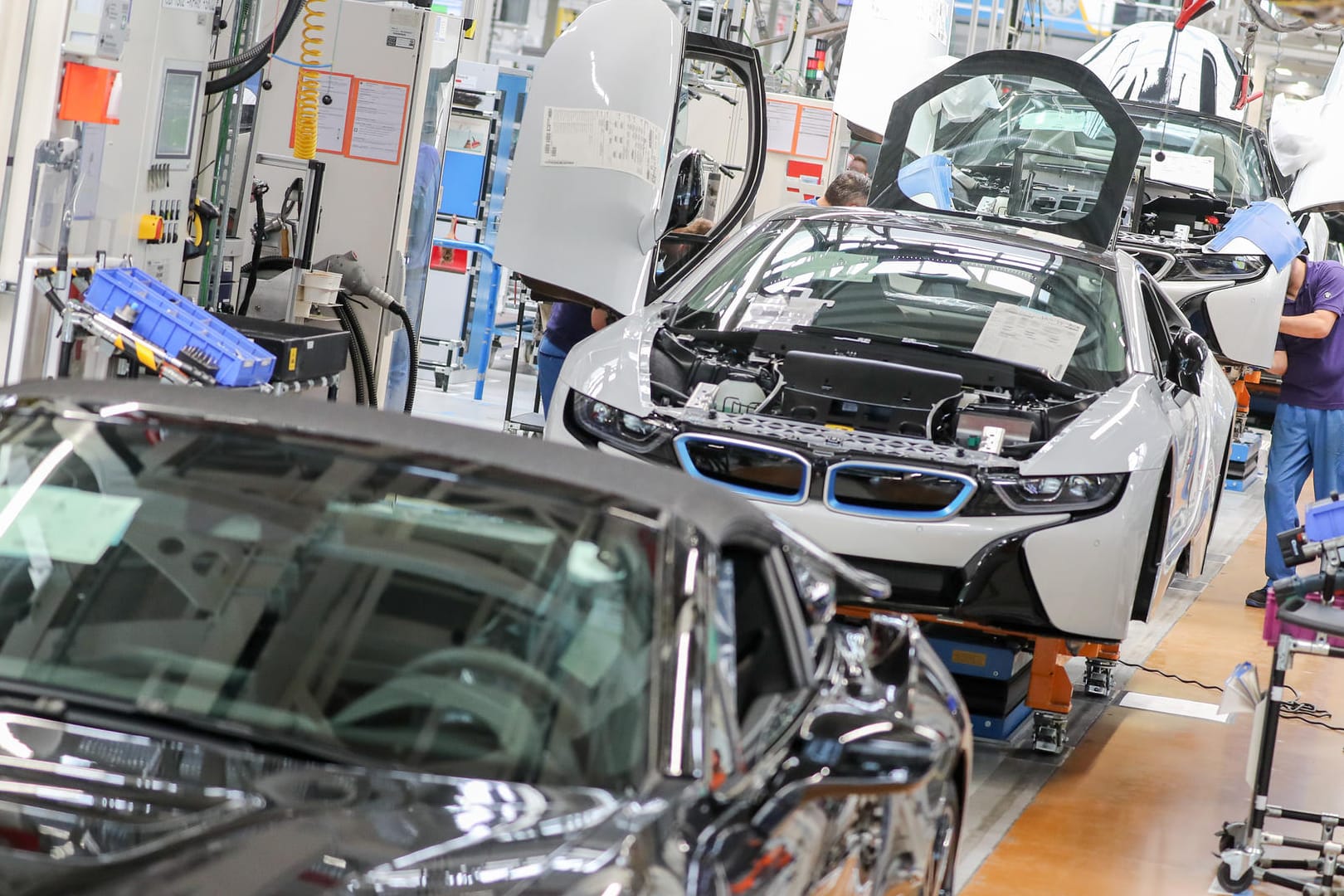 BMW-Werk: Der Autobauer fasst nach schwachem Jahresbeginn wieder Tritt. BMW-Werk: Der Autobauer fasst nach schwachem Jahresbeginn wieder Tritt.