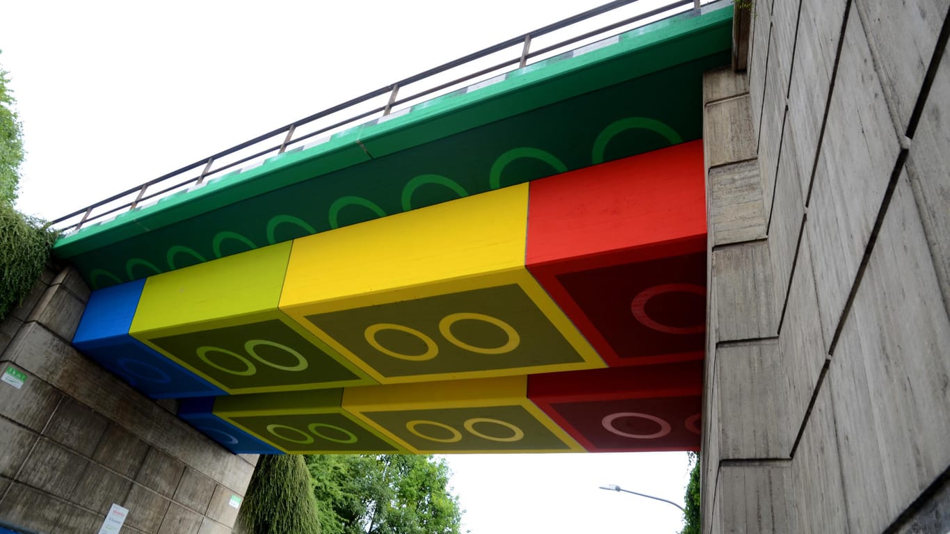 Brücke im Lego-Design: Künstler Martin Heuwold gestaltete die erste Brücke und wurde auch für die zweite beauftragt.
