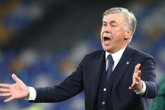 Carlo Ancelotti: Der Trainer des SSC Neapel muss sich mit einer Revolte seiner Spieler herumschlagen.