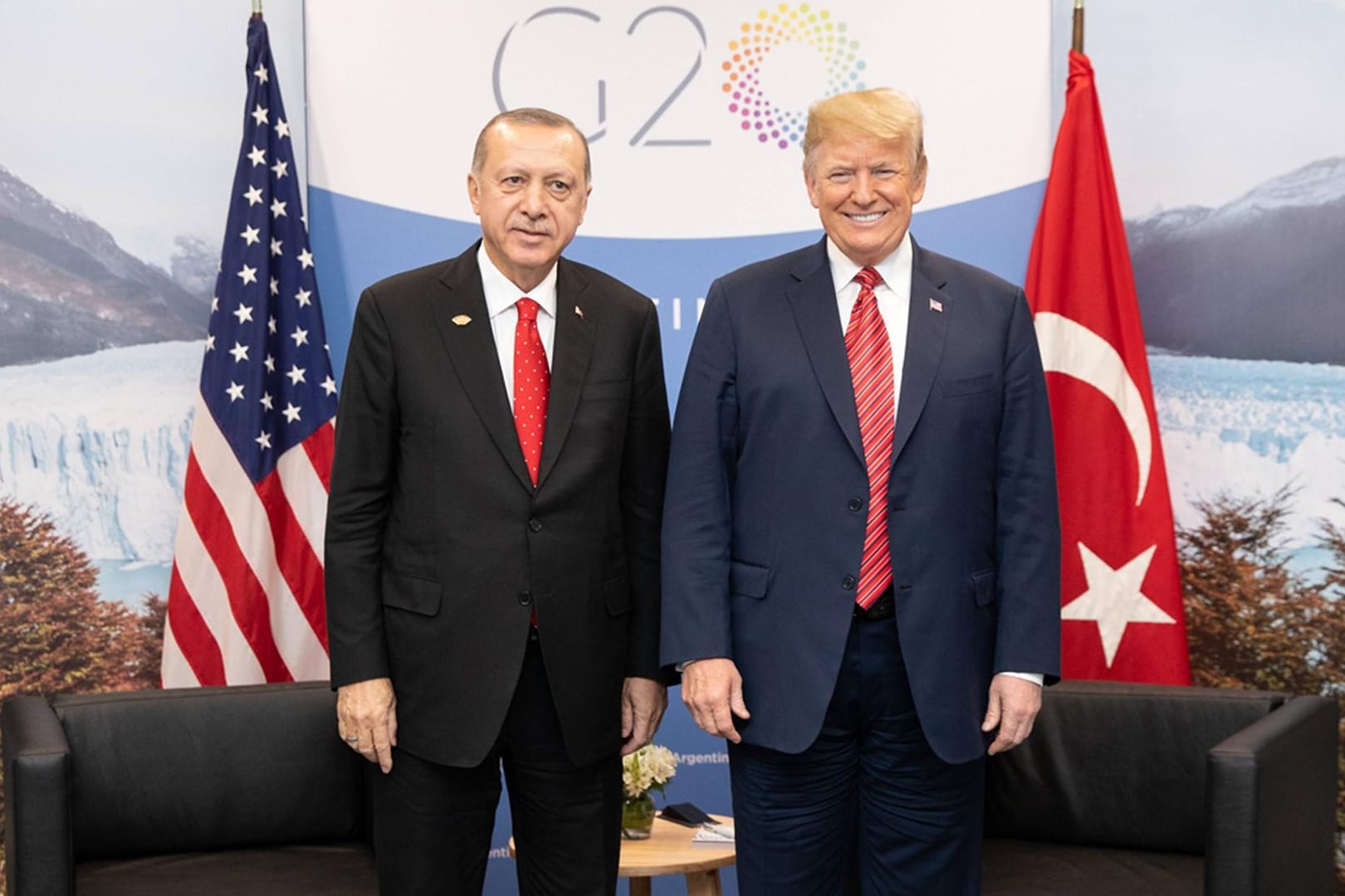 Erdogan und Trump auf dem G20-Treffen 2018: Kommende Woche will der türkische Präsident seinen US-amerikanischen Kollegen trotz des schwierigen Verhältnisses in Washington besuchen.