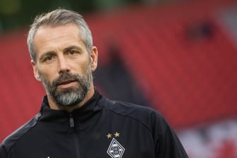 Trainer Marco Rose hat mit Gladbach noch eine kleine Chance auf den Verbleib in der Europa League.