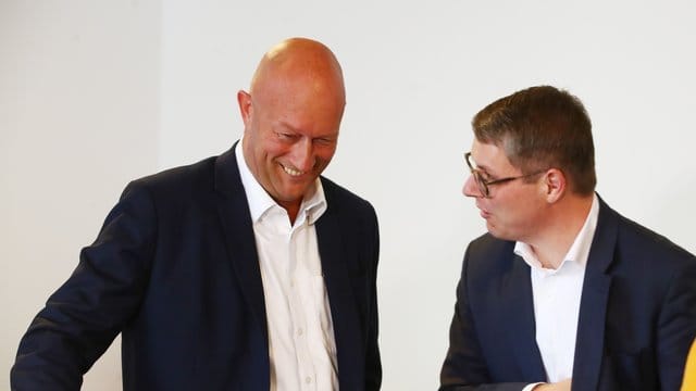 Endlich geschafft Thüringens FDP-Chef Thomas L. Endlich geschafft Thüringens FDP-Chef Thomas L.