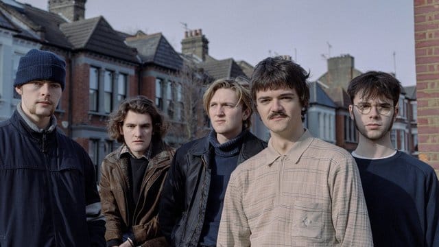 Manchmal wüst, manchmal schräg, manchmal verrückt: Feet aus Coventry. Manchmal wüst, manchmal schräg, manchmal verrückt: Feet aus Coventry.