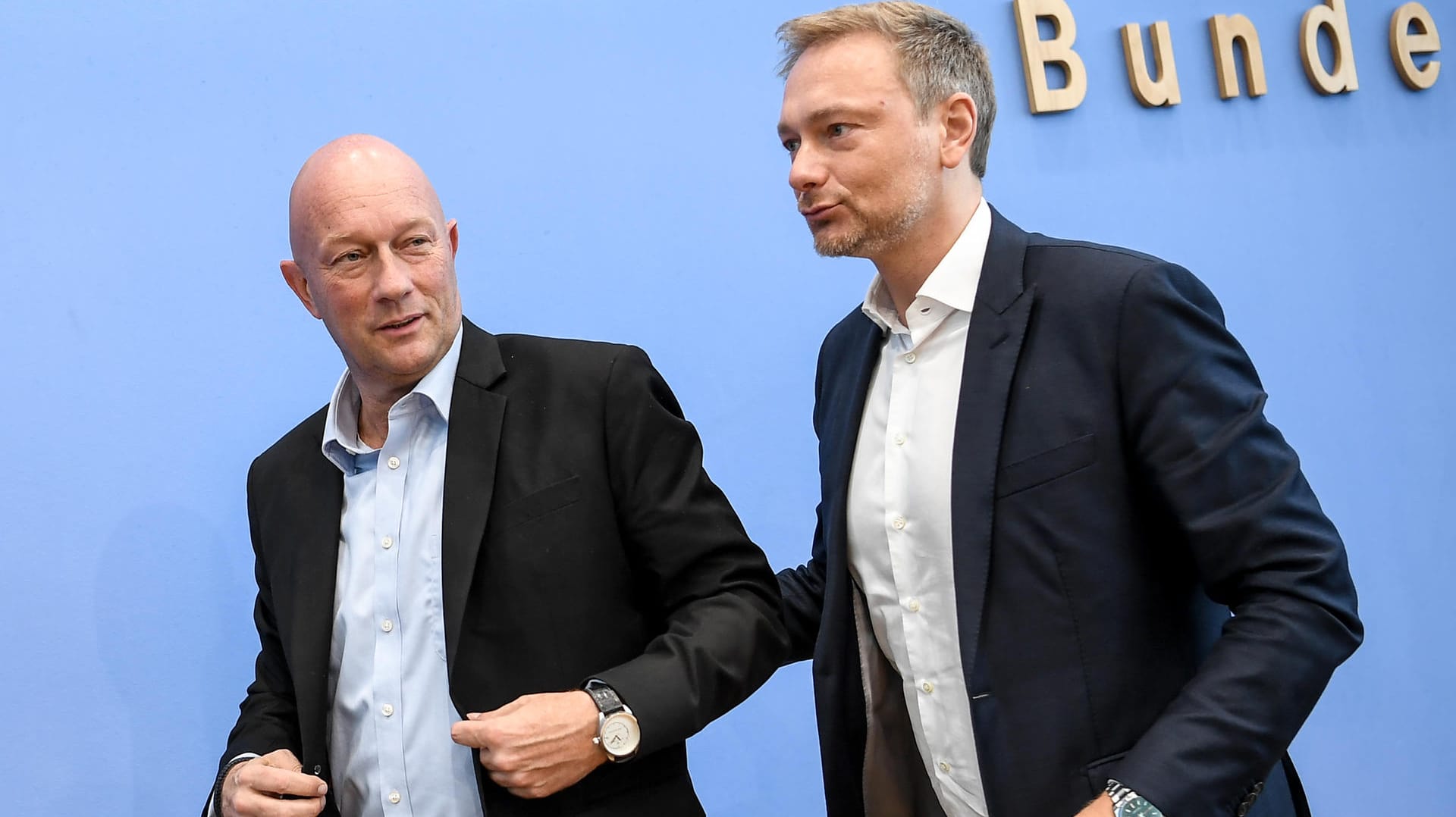 Der Thüringer Spitzenkandidat Thomas L. Kemmerich mit FDP-Chef Christian Lindner: Die FDP ist knapp in den Landtag eingezogen.