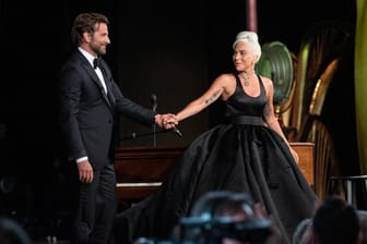 Bradley Cooper und Lady Gaga: Nach ihrer Oscar-Performance wurde viel über die beiden gemunkelt.
