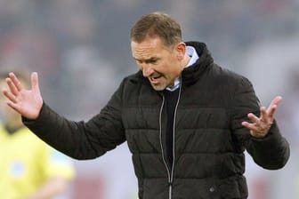 Kölns Trainer Achim Beierlorzer lebt trotz der sportlichen Talfahrt Optimismus vor.