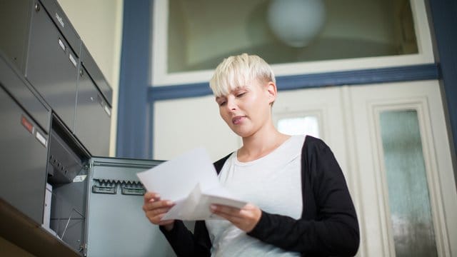 Wer eine Restschuldversicherung abgeschlossen hat, sollte eine Woche später erneut eine Belehrung über das Widerrufsrecht per Post erhalten. Wer eine Restschuldversicherung abgeschlossen hat, sollte eine Woche später erneut eine Belehrung über das Widerrufsrecht per Post erhalten.