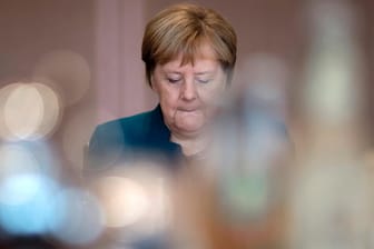 Angela Merkel im Kanzleramt: Die Kritik ihres Kollegen Macrons an der Nato wies sie zurück.
