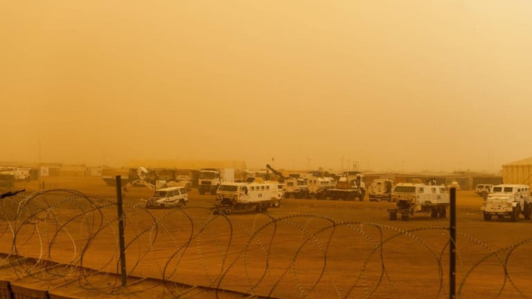 Sandsturm im Bundeswehr-Lager Camp Castor in Gao, Mali.