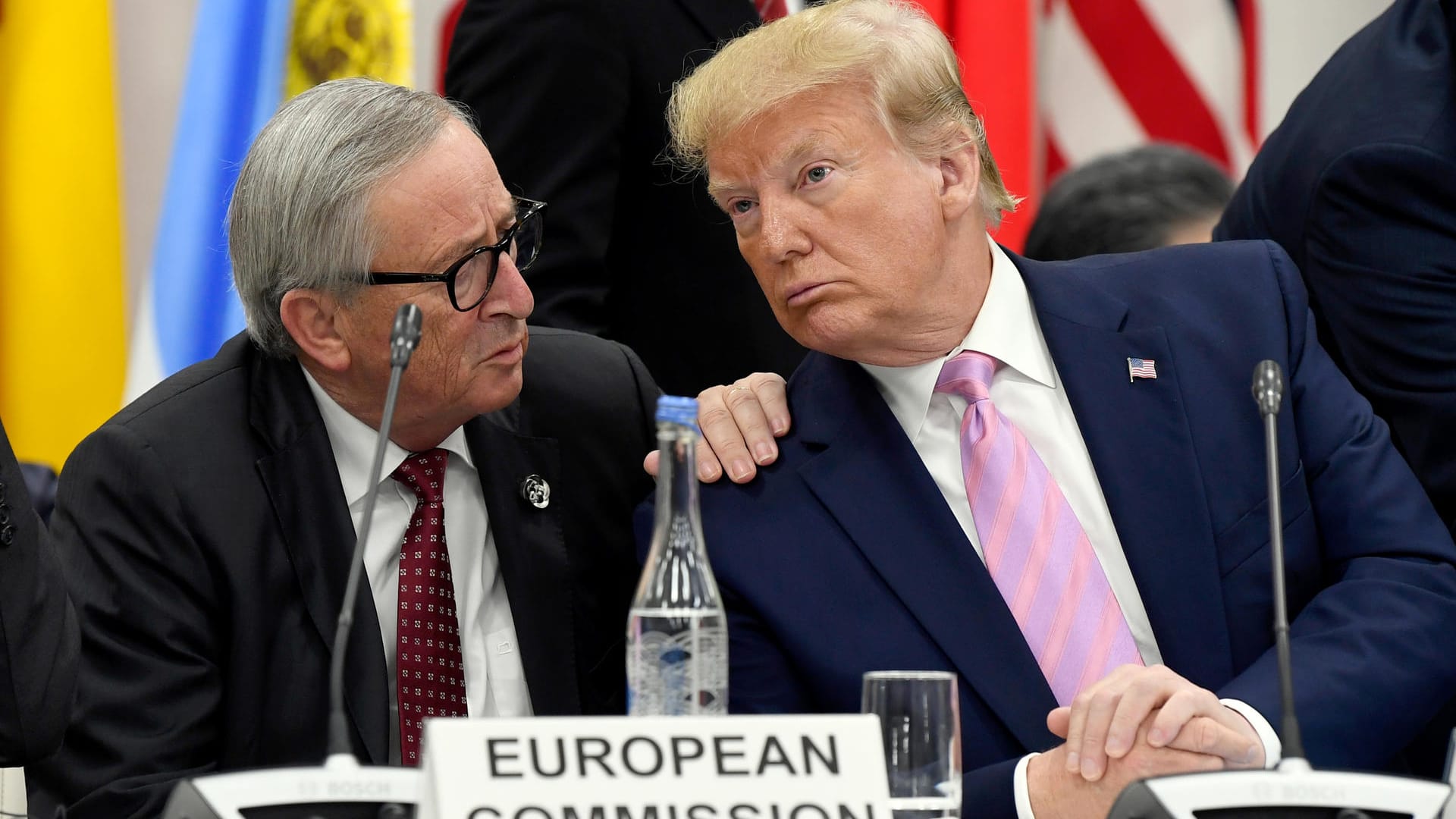 Donald Trump und Jean-Claude Juncker: Der scheidende EU-Kommissionspräsident Jean-Claude Juncker glaubt nicht, dass US-Präsident Donald Trump in der kommenden Woche neue Autozölle erhebt.