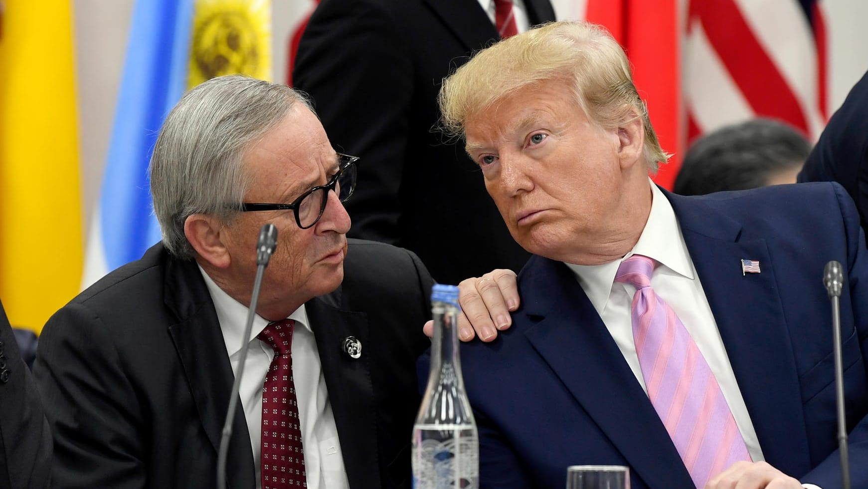 Donald Trump und Jean-Claude Juncker: Der scheidende EU-Kommissionspräsident Jean-Claude Juncker glaubt nicht, dass US-Präsident Donald Trump in der kommenden Woche neue Autozölle erhebt.