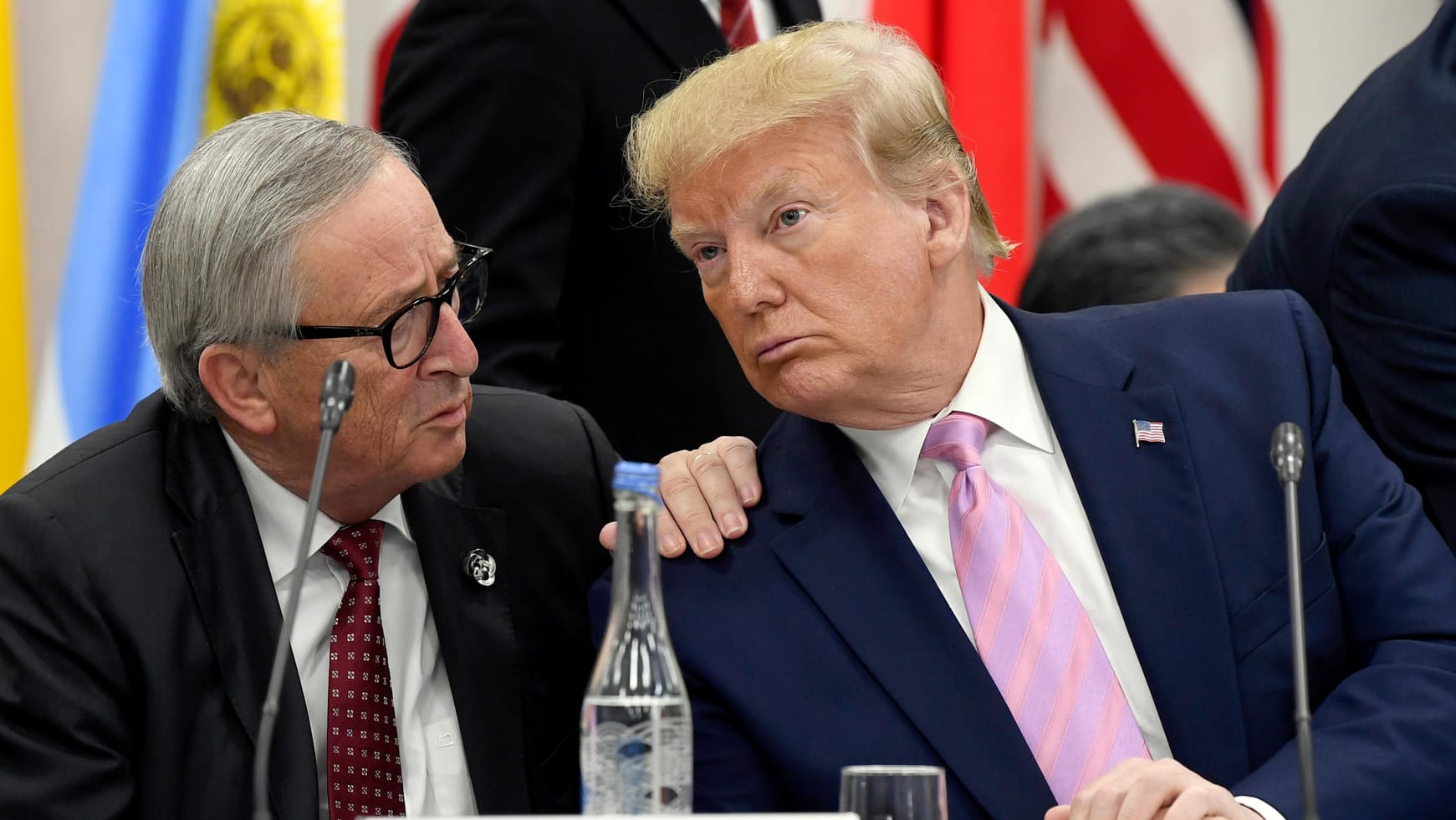 Donald Trump und Jean-Claude Juncker: Der scheidende EU-Kommissionspräsident Jean-Claude Juncker glaubt nicht, dass US-Präsident Donald Trump in der kommenden Woche neue Autozölle erhebt.