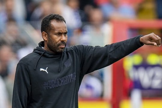 Steht beim VfL Osnabrück an der Seitenlinie: Trainer Daniel Thioune.