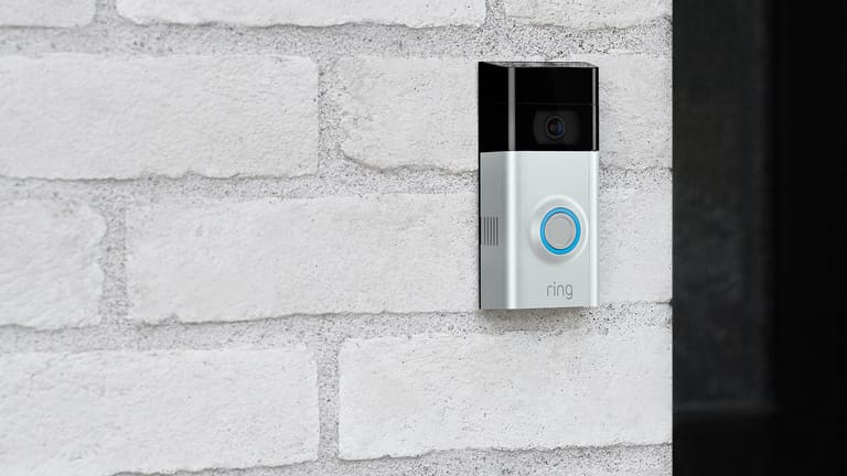 Die smarte Video-Türklingel Ring Video Doorbell 2