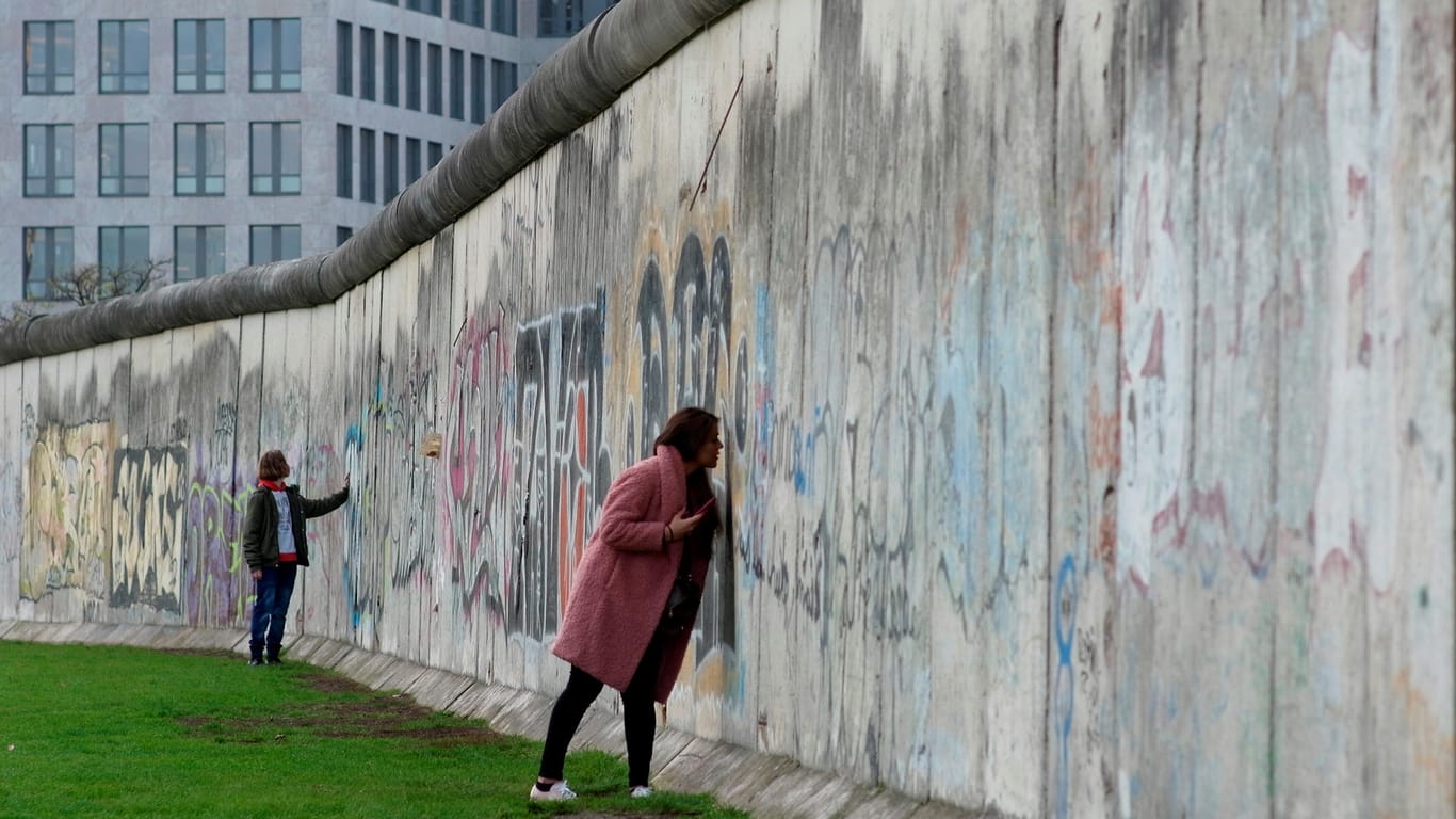 Die Berliner Mauer an der Bernauer Straße in Berlin.