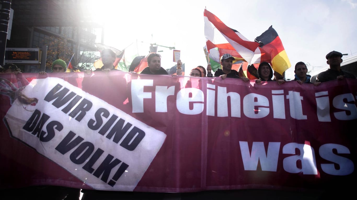 Radikale Rechte demonstrieren 2018 in Berlin: Aus dem Ruf nach Selbstermächtigung wurde der Ruf nach Gängelung der anderen.