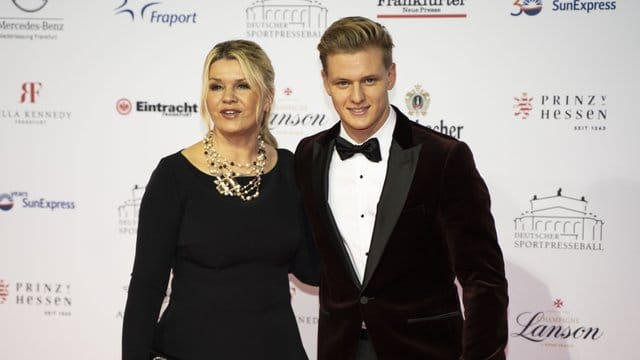 Wurde im Beisein seiner Mutter Corinna in Frankfurt ausgezeichnet: Formel-2-Pilot Mick Schumacher.