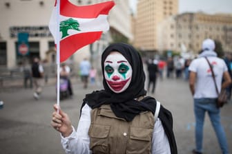 Eine junge Frau in Libanons Hauptstadt: In dem Hollywood Blockbuster "Joker" kommt es zu gewalttätigen Ausschreitungen.