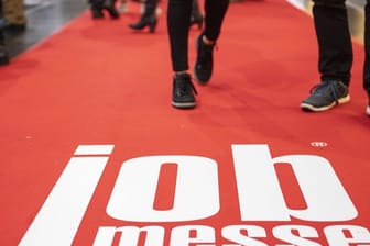 Chance für Bewerber: Eine Jobmesse ist eine gute Gelegenheit potenzielle Arbeitgeber kennenzulernen.