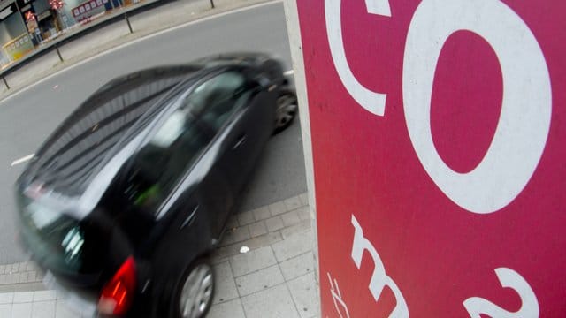 Es liegt auch am Verkehr: Die G20-Staaten verfehlen mit ihrer Klimaschutz-Politik einem Bericht zufolge das 1,5-Grad-Ziel. Es liegt auch am Verkehr: Die G20-Staaten verfehlen mit ihrer Klimaschutz-Politik einem Bericht zufolge das 1,5-Grad-Ziel.