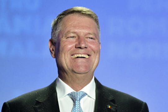 Klaus Iohannis, Präsident von Rumänien, geht in die Stichwahl um sein Amt.