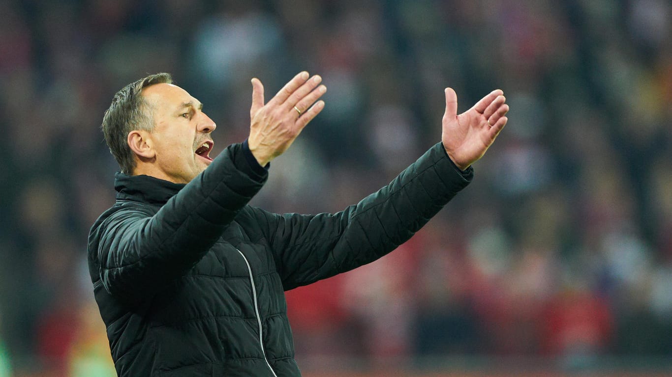Achim Beierlorzer beim Spiel gegen TSG Hoffenheim: Der 1. FC Köln trennte sich von dem Trainer.