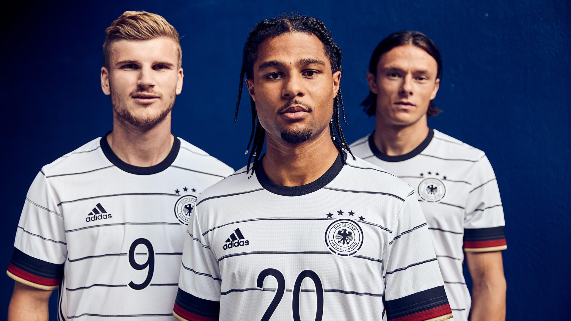 Timo Werner (l.), Serge Gnabry (m.) und Nico Schulz: Die DFB-Stars präsentieren das neue Trikot.