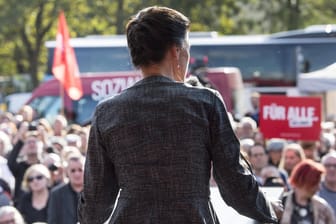 Sarah Wagenknecht (Die Linke) im Wahlkampf: Ihre politische Zukunft lässt die Politikerin offen.