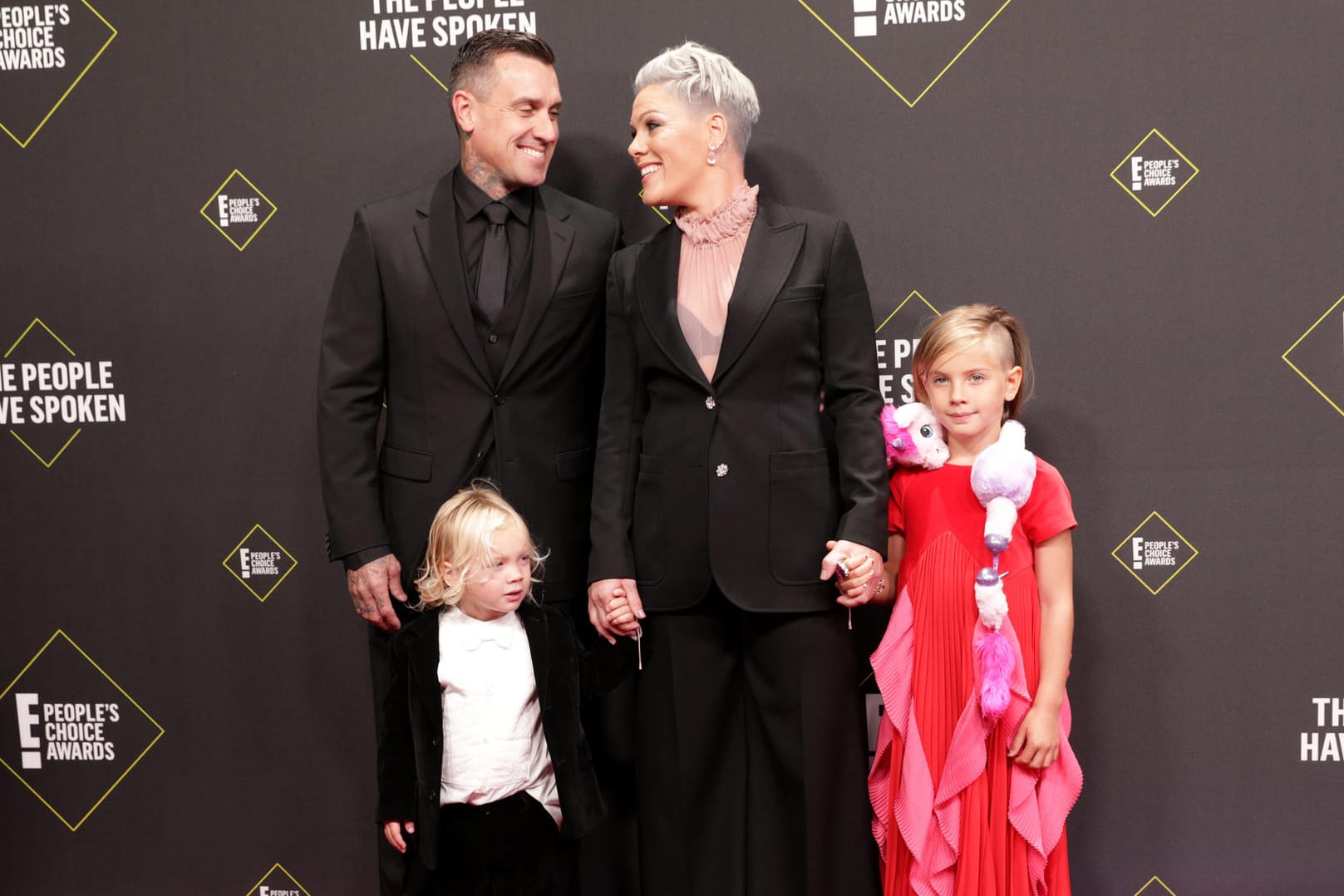 Die Popsängerin und ihre Familie: "Pink" mit ihrem Ehemann Carey Hart und den zwei gemeinsamen Kindern.