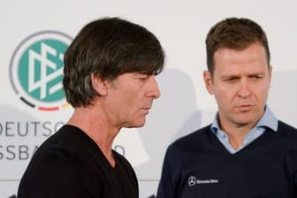 DFB-Direktor Oliver Bierhoff (r) und Bundestrainer Joachim Löw können quasi schon für die EM planen.