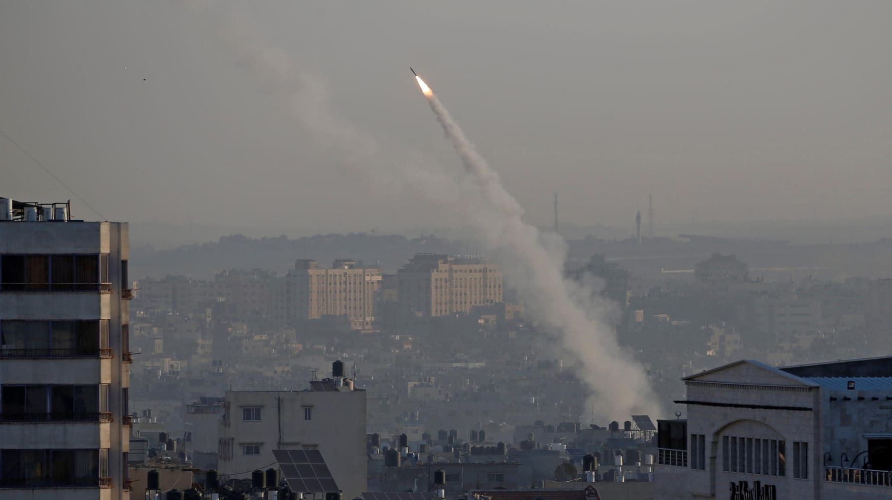 Palestijnen vuren raketten af ​​op Israël