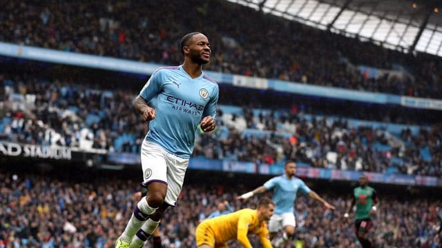 Raheem Sterling (l) von Manchester City muss in der englischen Nationalmannschaft aussetzen. Raheem Sterling (l) von Manchester City muss in der englischen Nationalmannschaft aussetzen.