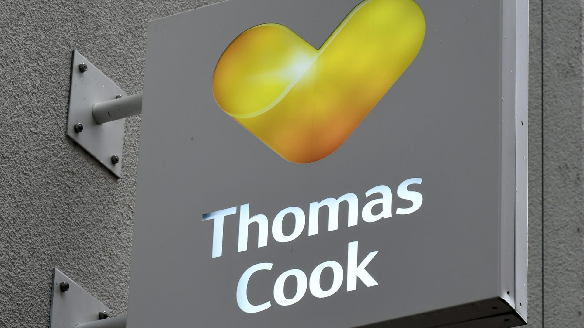 Werbeschild des insolventen Reiseveranstalters Thomas Cook: Für den Konzern scheint es keine Hoffnung mehr zu geben.