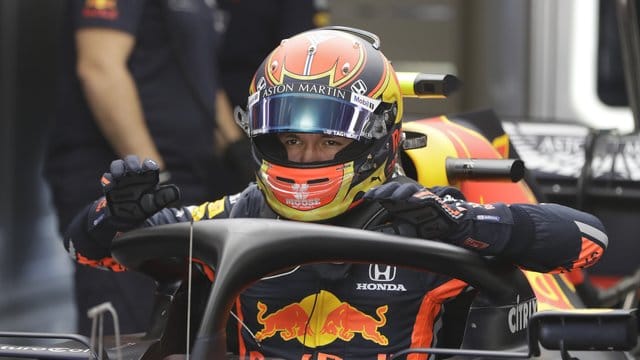 Alex Albon bleibt Stammpilot bei Red Bull Racing in der kommenden Saison.