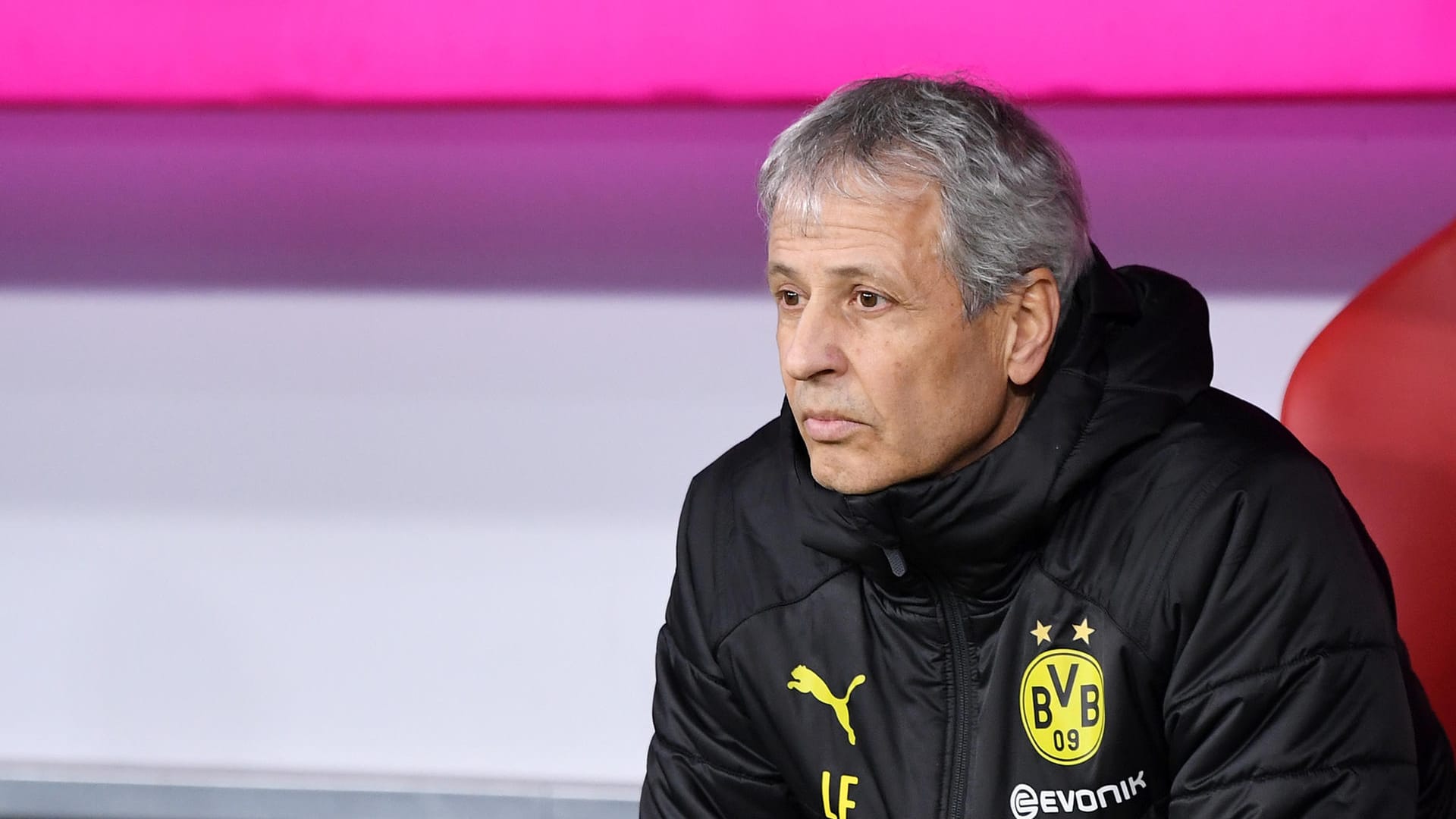 Als BVB-Trainer nicht unumstritten: Lucien Favre nach der Niederlage in München (0:4).