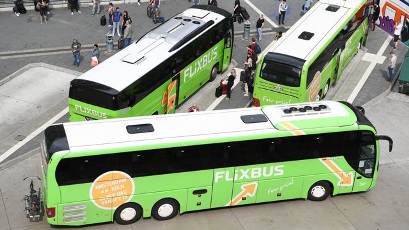 Busse am Bahnhof: Sobald das Gesetz in Kraft tritt, möchte Flixbus Beschwerde einreichen.