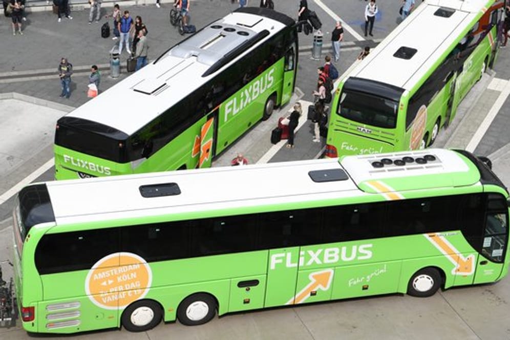 Busse am Bahnhof: Sobald das Gesetz in Kraft tritt, möchte Flixbus Beschwerde einreichen.