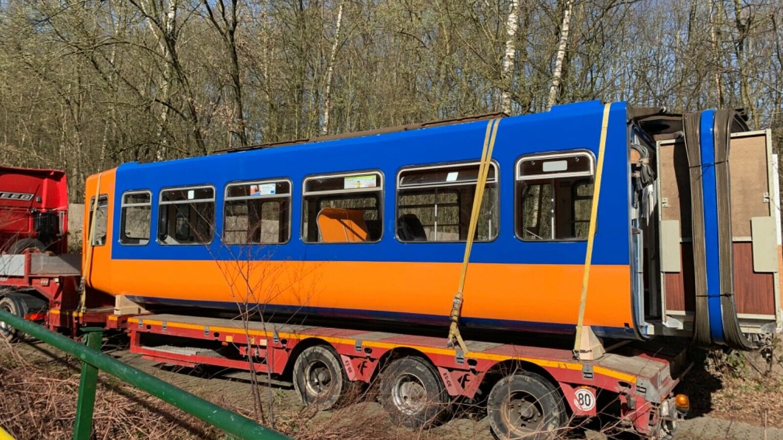 Ein ausgemusterter Wagen der Wuppertaler Schwebebahn: Er stand auf Ebay zum Verkauf.