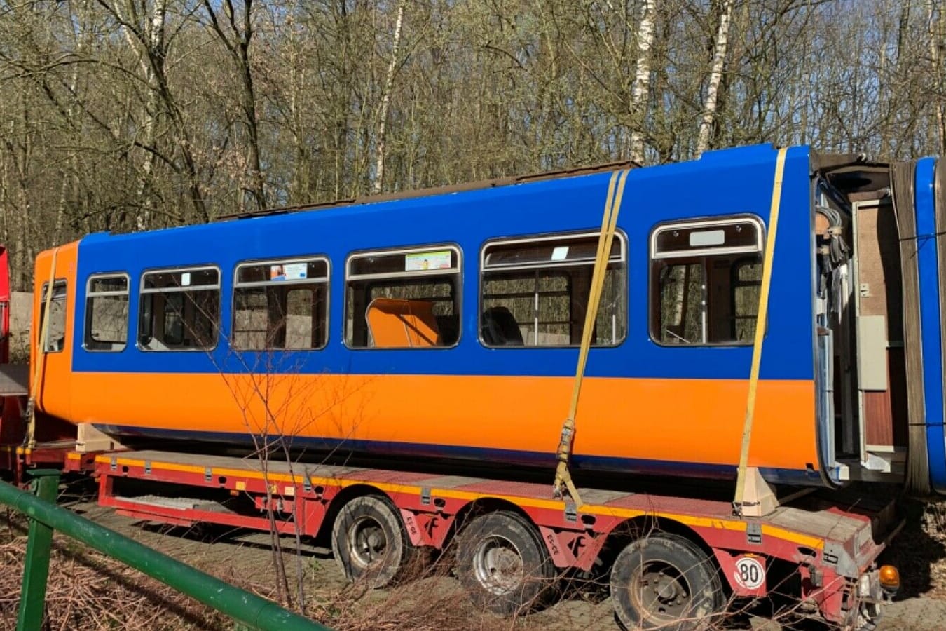 Ein ausgemusterter Wagen der Wuppertaler Schwebebahn: Er stand auf Ebay zum Verkauf.