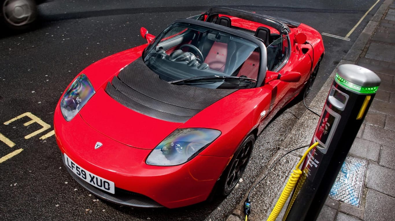 Tesla Roadster: Der Zweisitzer kostete ab rund 118.000 Euro.